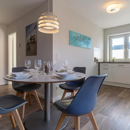 Dorfplatz Dorfplatz *