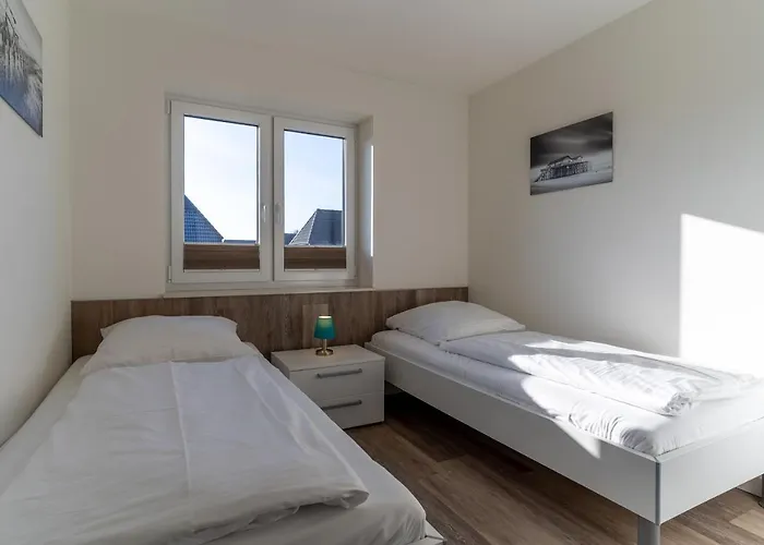 Dorfplatz Dorfplatz *